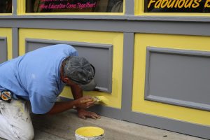 Gefotografeerd schildersbedrijf in Barneveld die professioneel schilderwerk uitvoert aan historische panden in het stadscentr