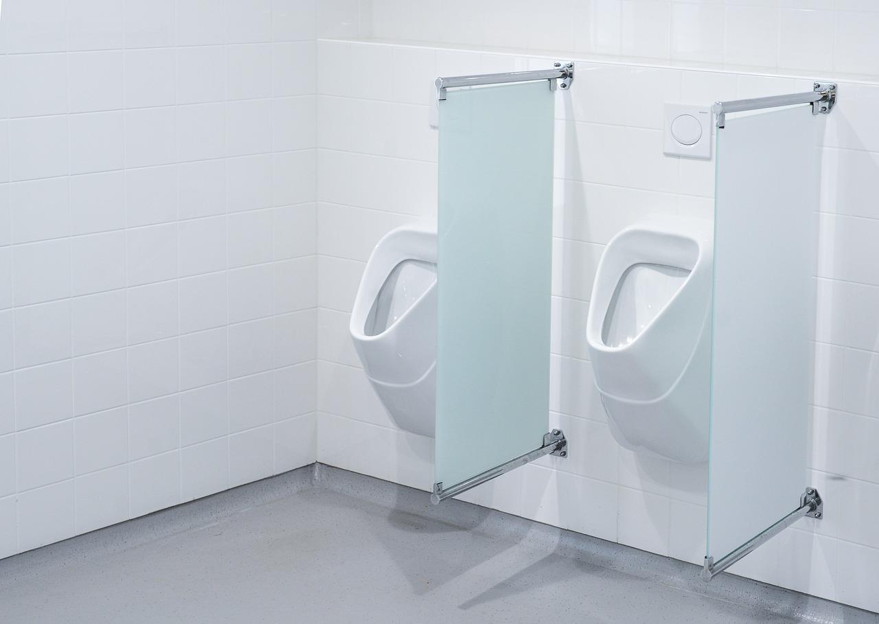 Illustratie van duurzame sanitair in Kampen met waterbesparende voorzieningen en milieuvriendelijke oplossingen voor gezonde
